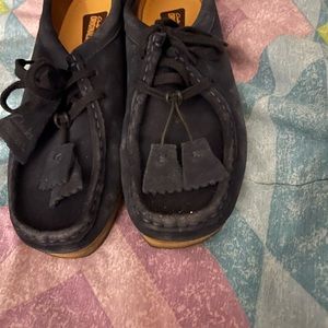 Clarks wallabees navy 9